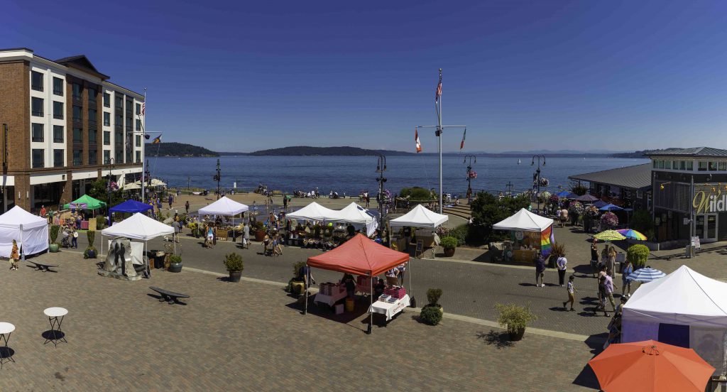 Photo of the Tacoma Farmers Market at Point Rustin in August 2022. Photo by Tim Rue.